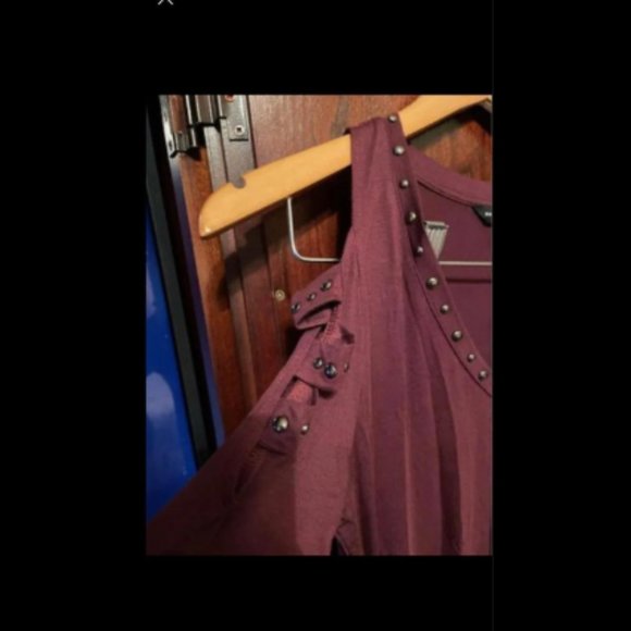 Rock & Republic cold shoulder women’s top - Picture 4 of 5